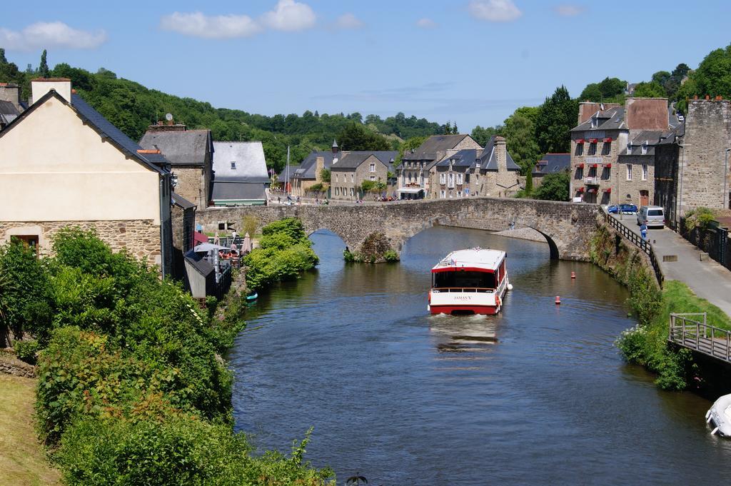 Au Fil De L'Eau - Le Bord De Rance Apartment Dinan Exterior photo