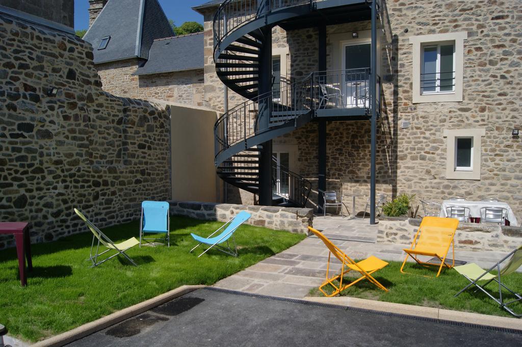 Au Fil De L'Eau - Le Bord De Rance Apartment Dinan Exterior photo